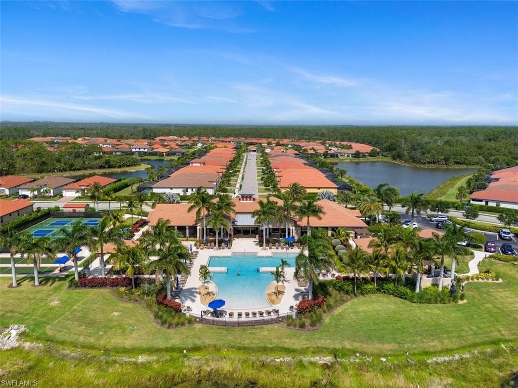 1252 Manado Dr, Naples, FL 34113-24