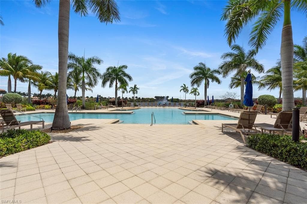 1252 Manado Dr, Naples, FL 34113-26