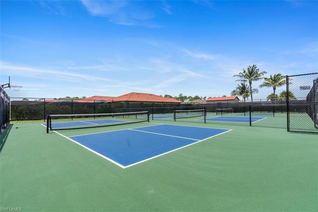 1252 Manado Dr, Naples, FL 34113-27