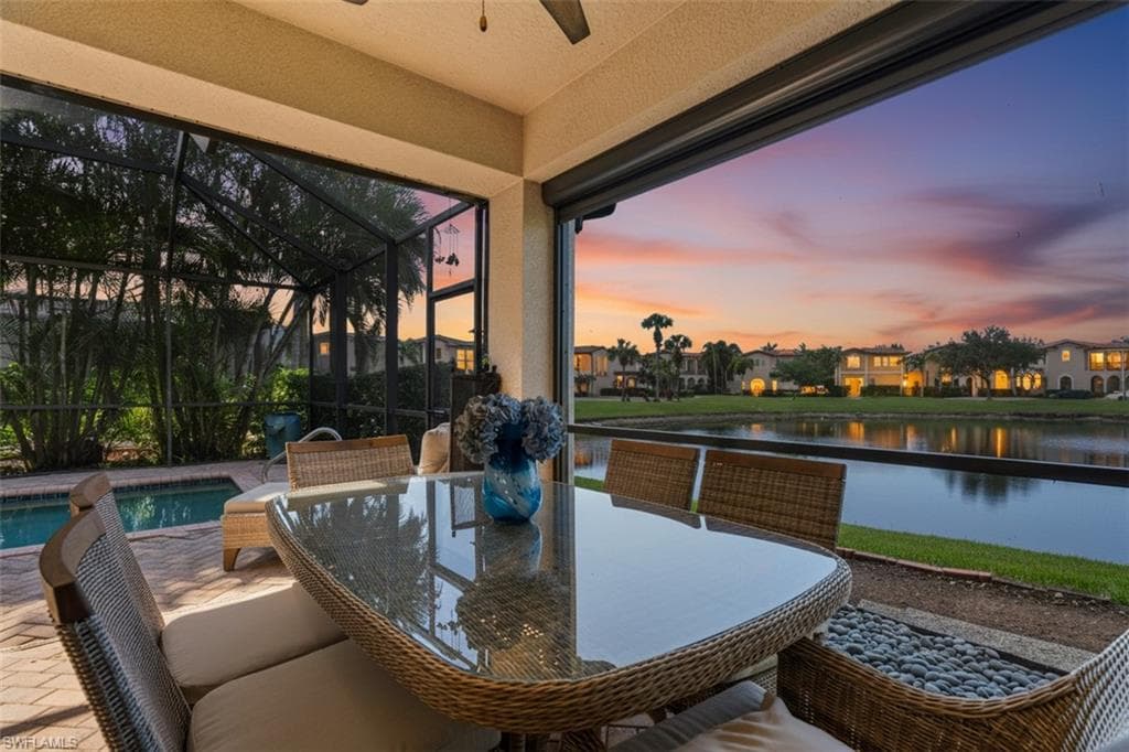 1252 Manado Dr, Naples, FL 34113-2