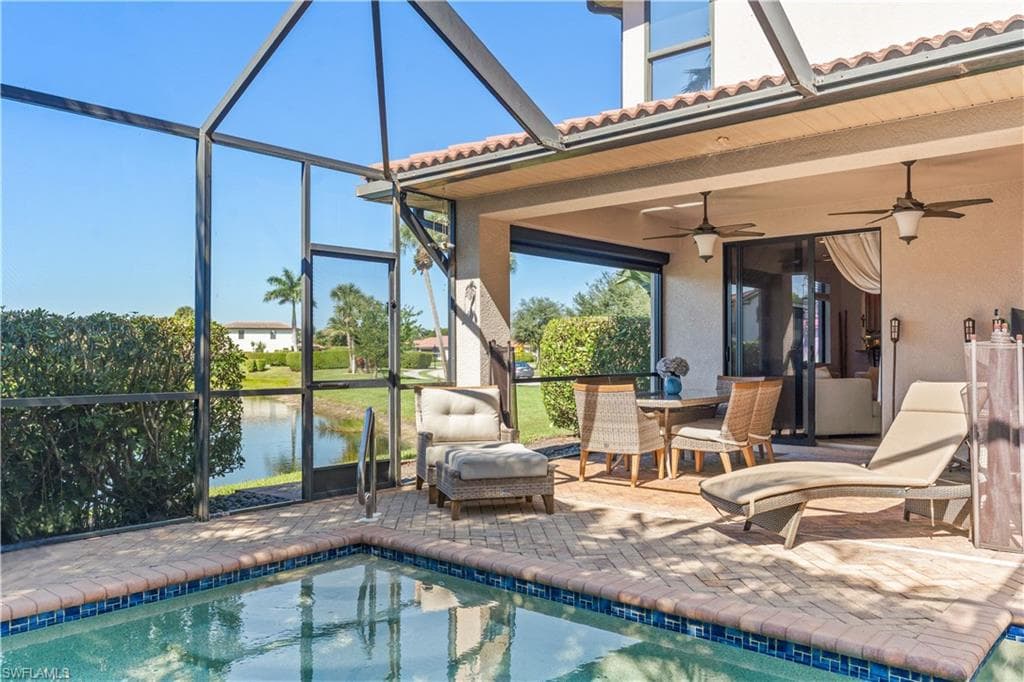 1252 Manado Dr, Naples, FL 34113-3