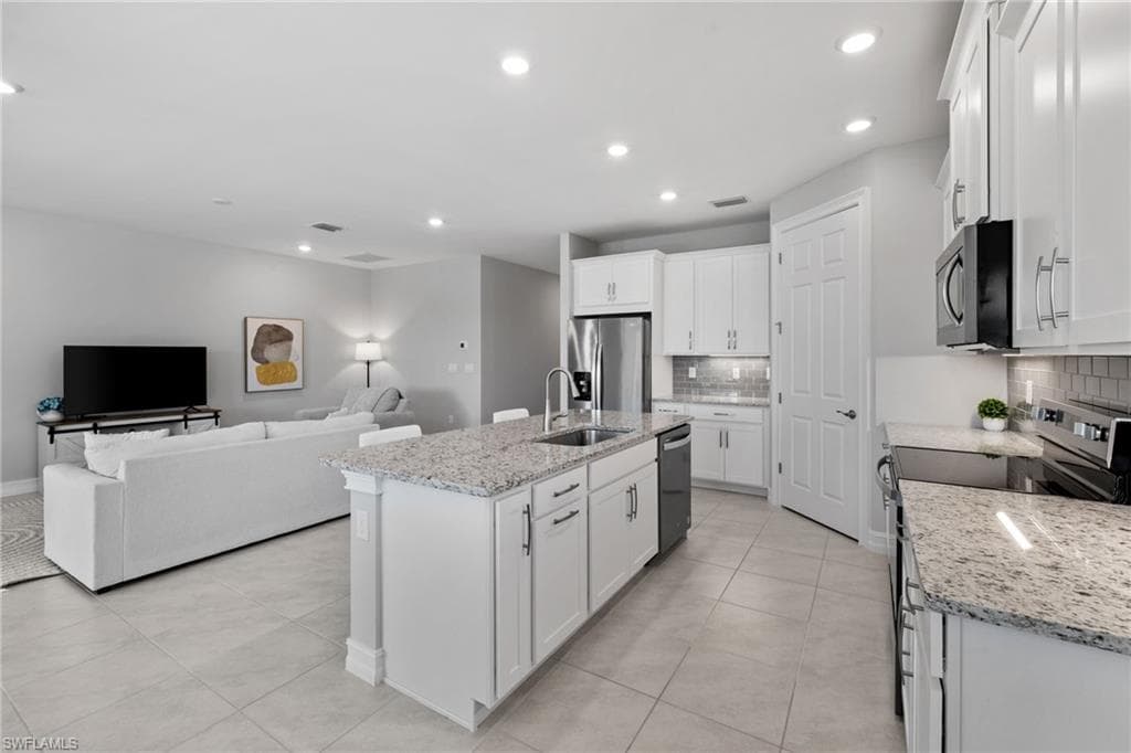 28016 Captiva Shell Loop, Bonita Springs, FL 34135-9
