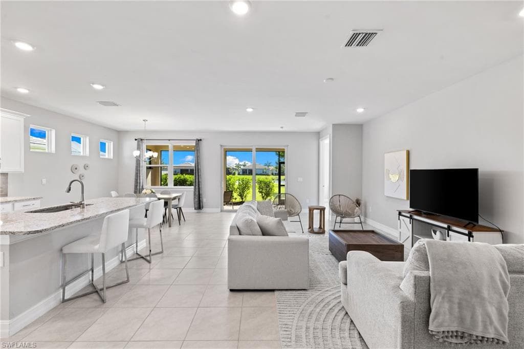 28016 Captiva Shell Loop, Bonita Springs, FL 34135-5