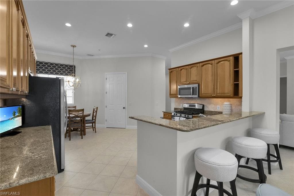 9255 Museo Cir W 202, Naples, FL 34114-22