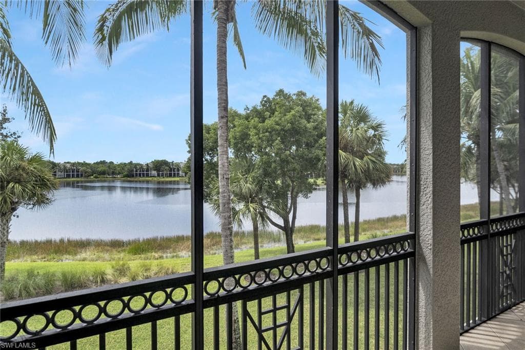 9255 Museo Cir W 202, Naples, FL 34114-26