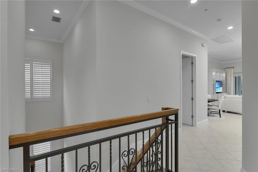 9255 Museo Cir W 202, Naples, FL 34114-4