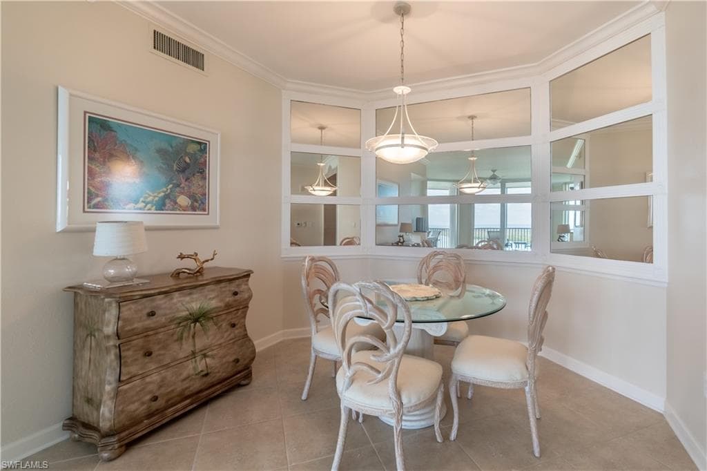 325 Dunes Blvd 1106, Naples, FL 34110-9