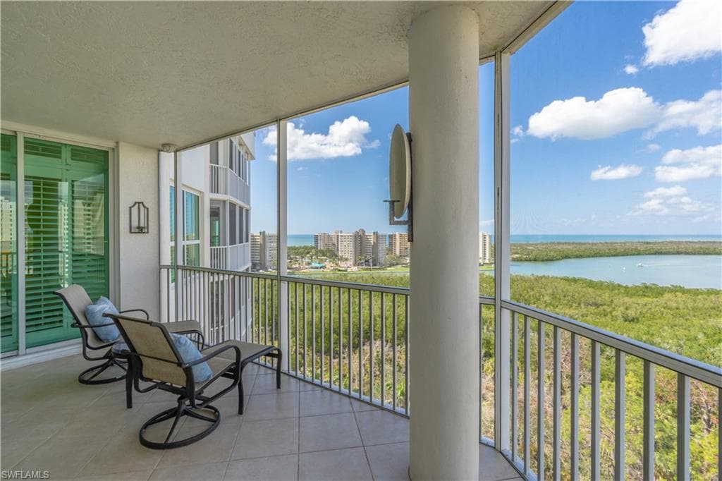325 Dunes Blvd 1106, Naples, FL 34110-25