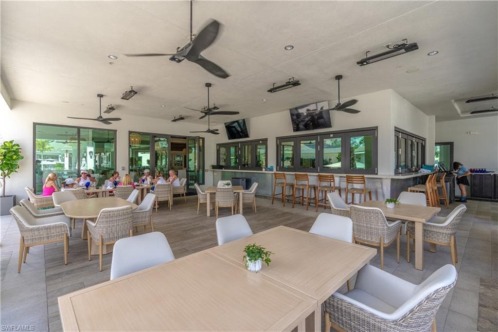 325 Dunes Blvd 1106, Naples, FL 34110-34