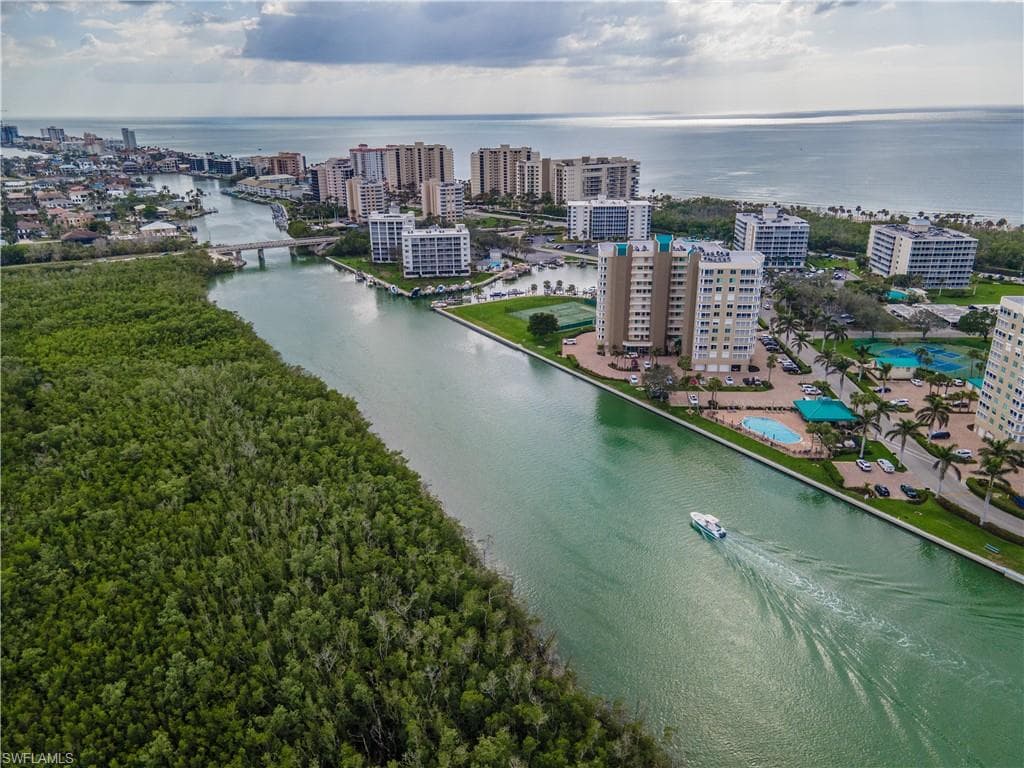 325 Dunes Blvd 1106, Naples, FL 34110-45