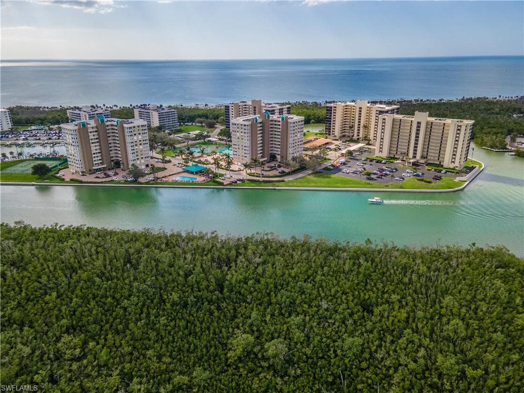 325 Dunes Blvd 1106, Naples, FL 34110-46