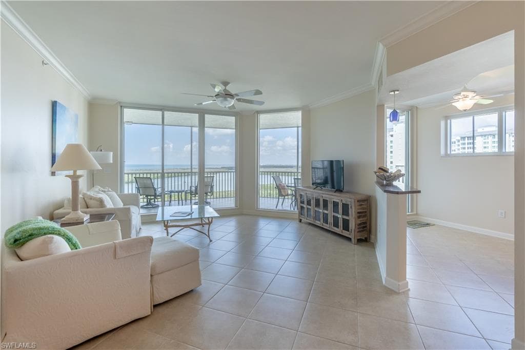 325 Dunes Blvd 1106, Naples, FL 34110-5