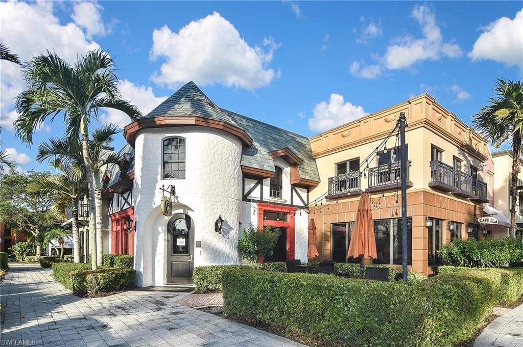 8949 Malibu St 303, Naples, FL 34113-38