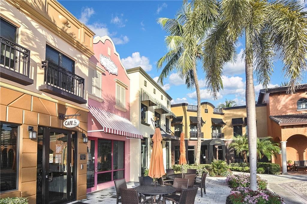 8949 Malibu St 303, Naples, FL 34113-39