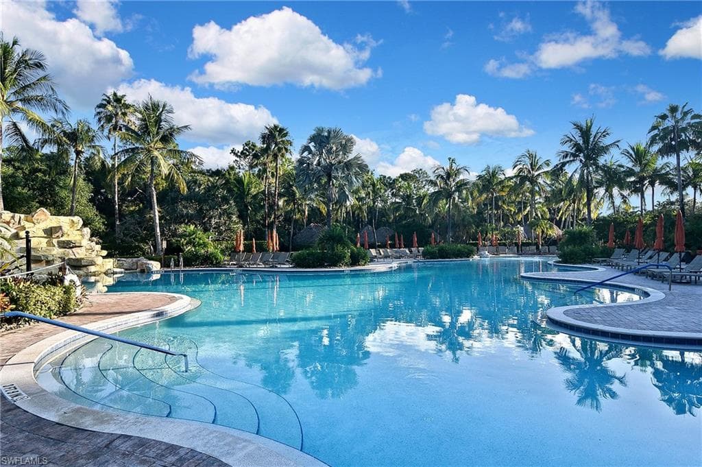 8949 Malibu St 303, Naples, FL 34113-45