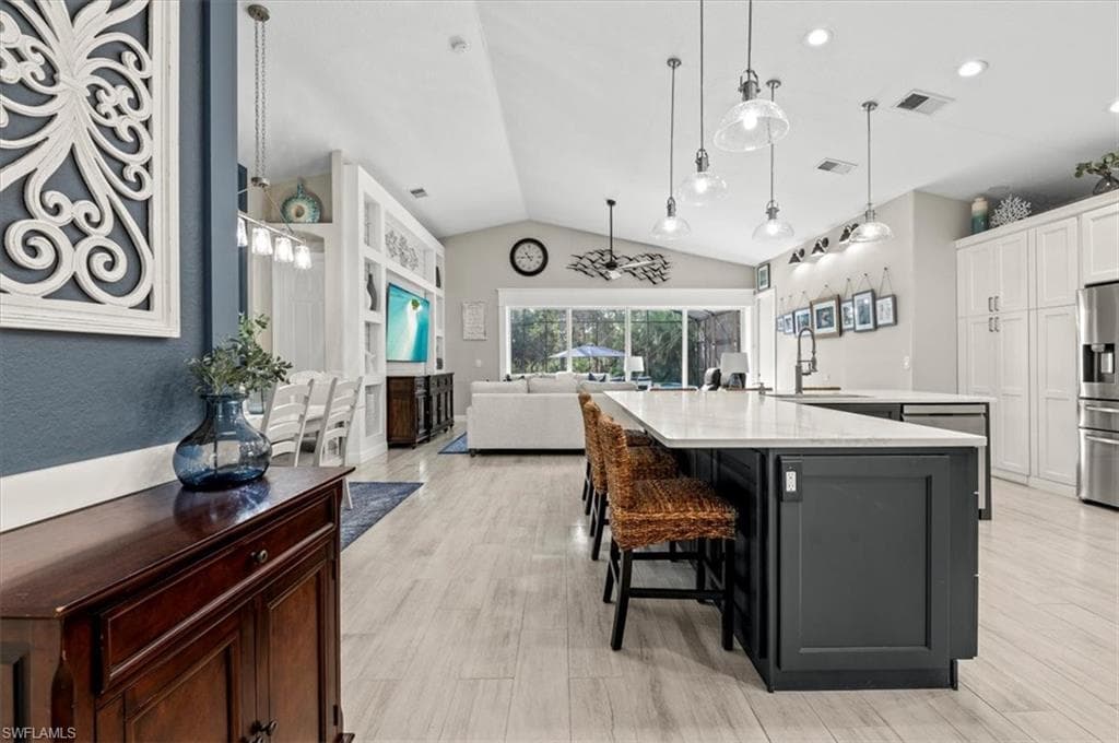 7912 Leicester Dr, Naples, FL 34104-20