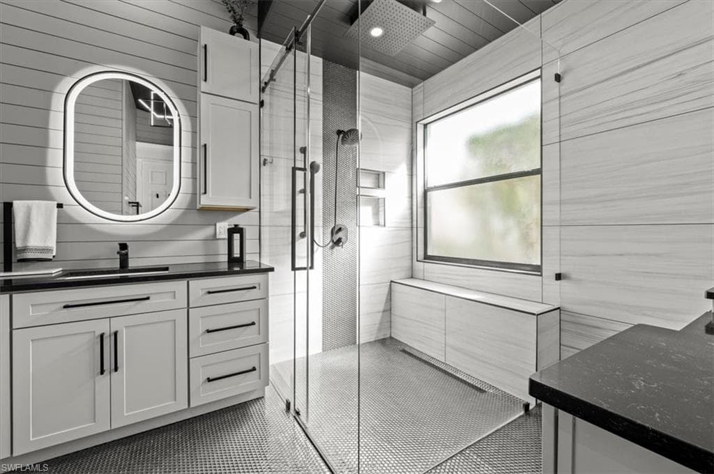 7912 Leicester Dr, Naples, FL 34104-25