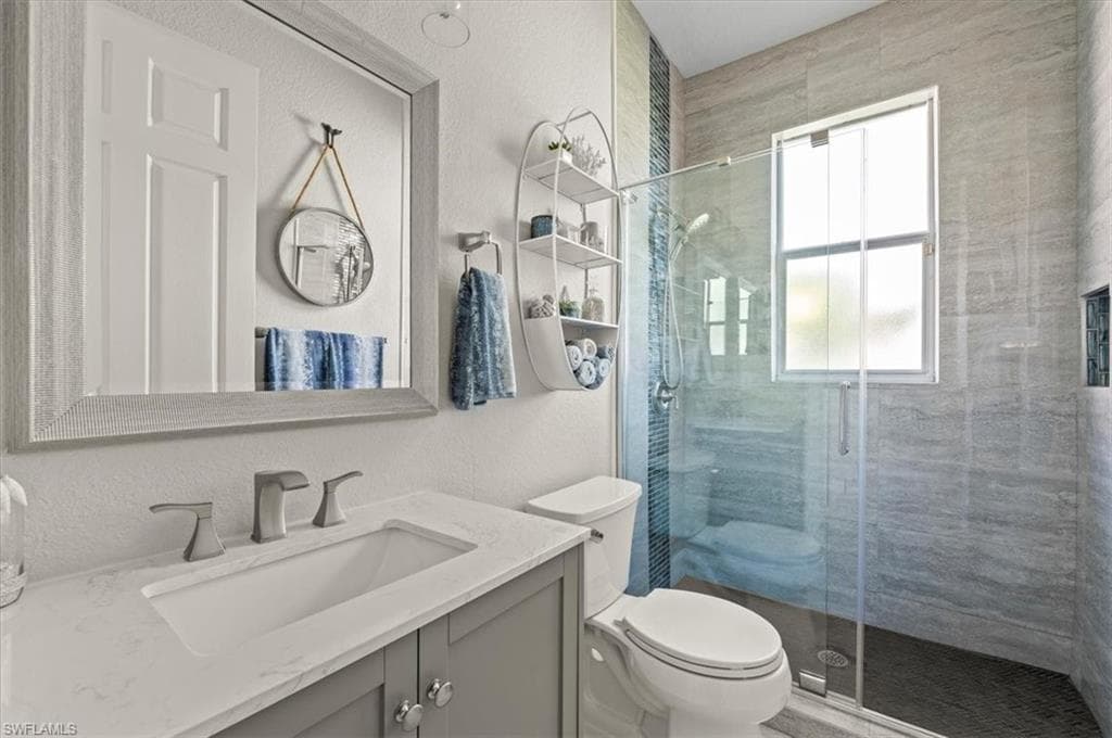 7912 Leicester Dr, Naples, FL 34104-29