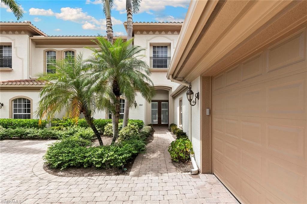 17005 Porta Vecchio Way 102, Naples, FL 34110-3