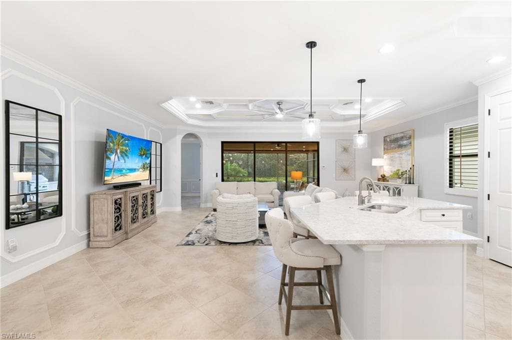 2862 Aviamar Cir, Naples, FL 34114-8