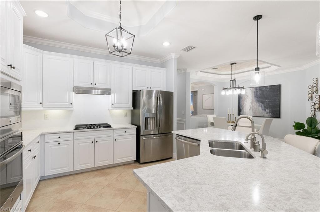 2862 Aviamar Cir, Naples, FL 34114-12