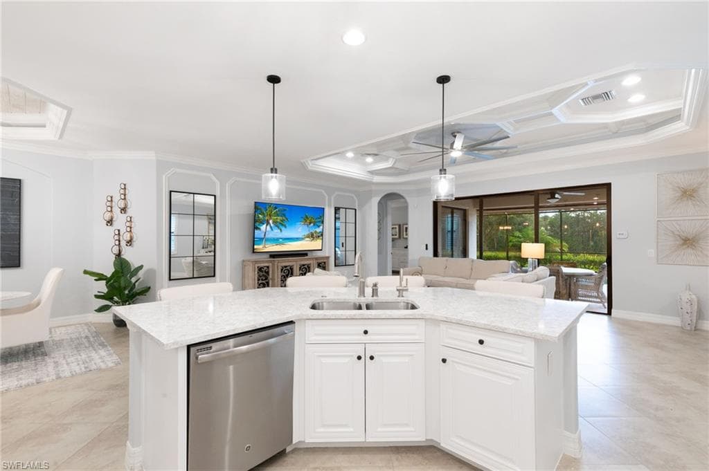 2862 Aviamar Cir, Naples, FL 34114-13
