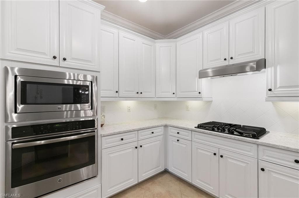 2862 Aviamar Cir, Naples, FL 34114-14