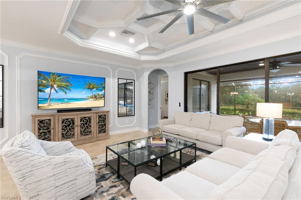 2862 Aviamar Cir, Naples, FL 34114-17