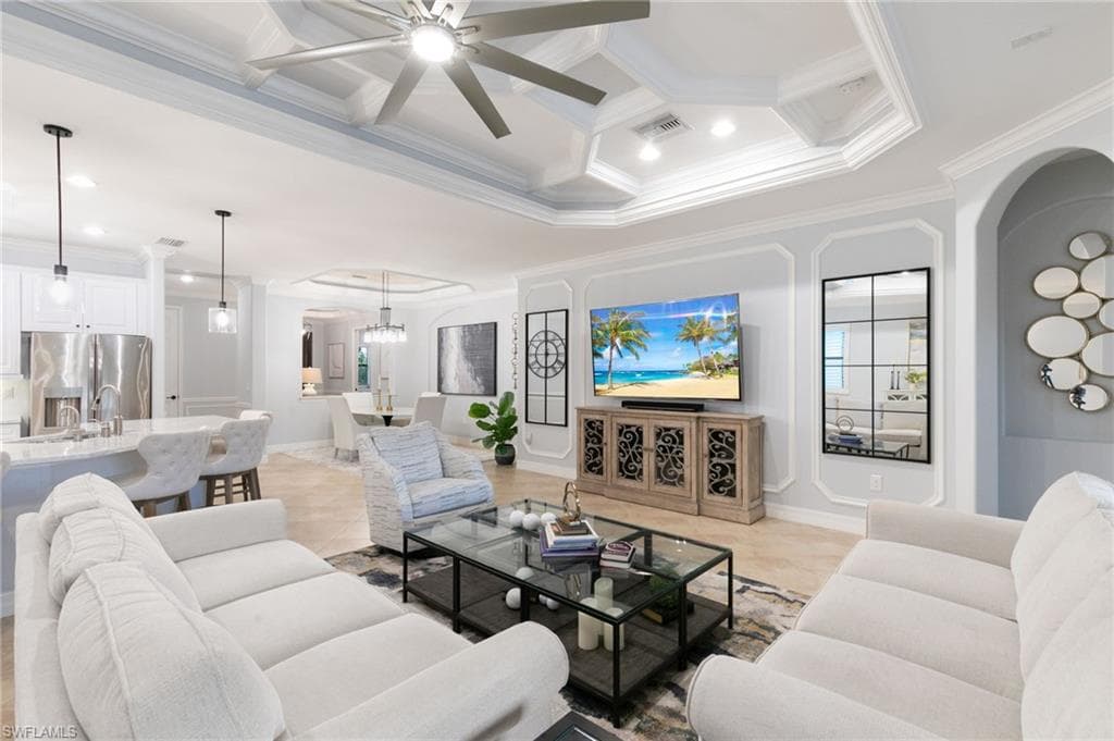 2862 Aviamar Cir, Naples, FL 34114-18