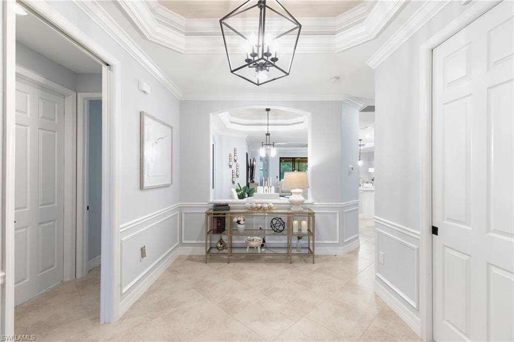 2862 Aviamar Cir, Naples, FL 34114-5