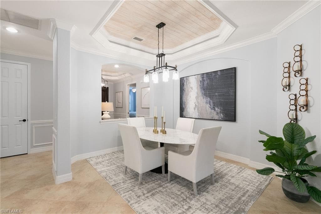 2862 Aviamar Cir, Naples, FL 34114-6