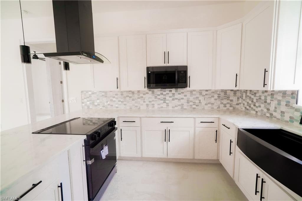 3563 56th Ave NE, Naples, FL 34120-7