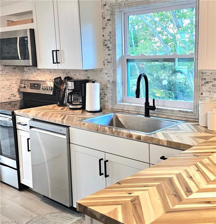 3411 Basin St, Naples, FL 34112-13