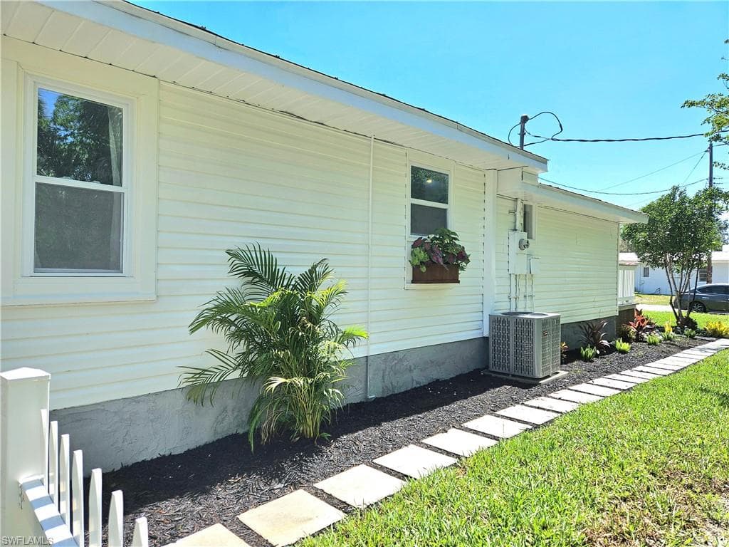 3411 Basin St, Naples, FL 34112-25