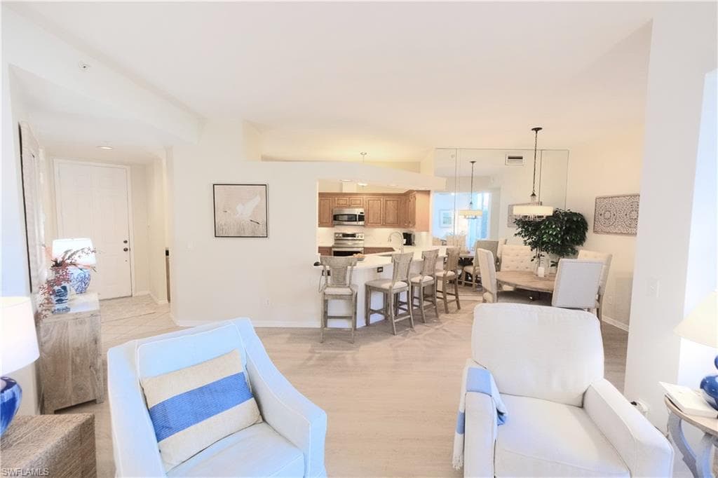 1510 Clermont Dr 103, Naples, FL 34109-8