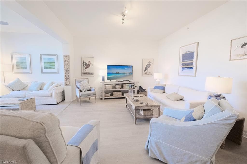 1510 Clermont Dr 103, Naples, FL 34109-11