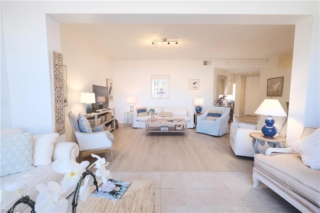 1510 Clermont Dr 103, Naples, FL 34109-6