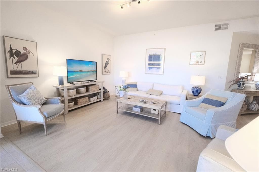 1510 Clermont Dr 103, Naples, FL 34109-7