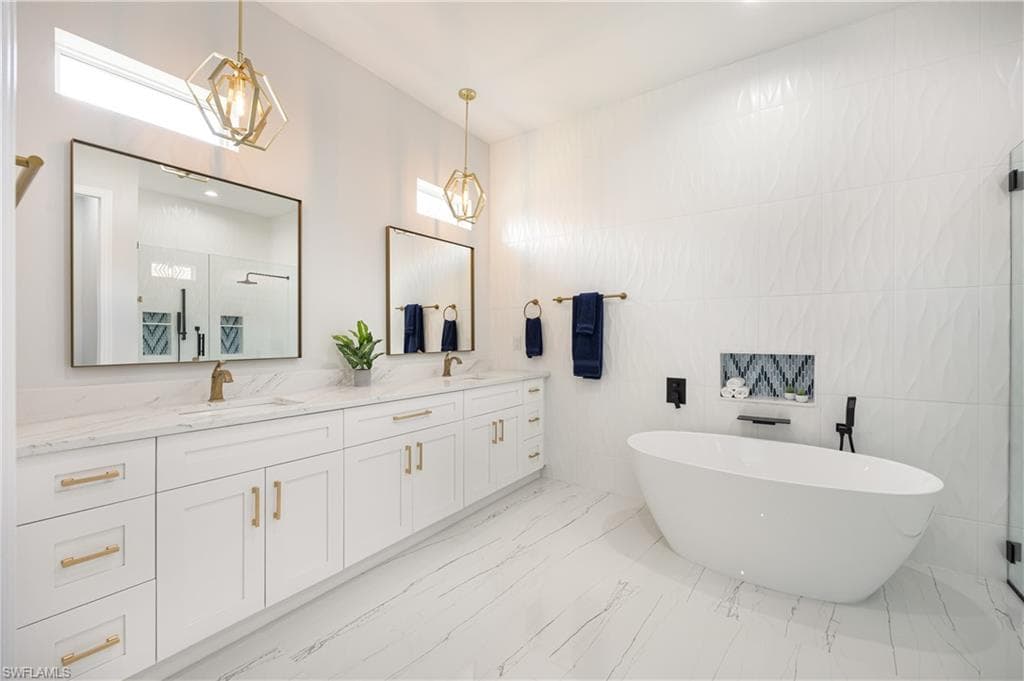 18450 Royal Hammock Blvd, Naples, FL 34114-11