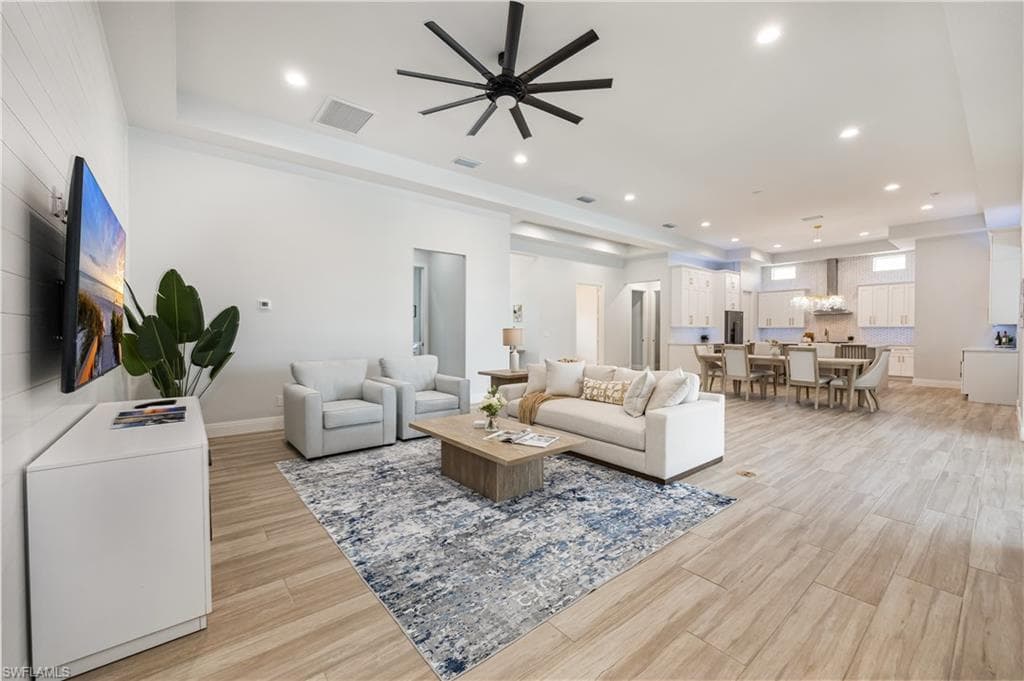 18450 Royal Hammock Blvd, Naples, FL 34114-2