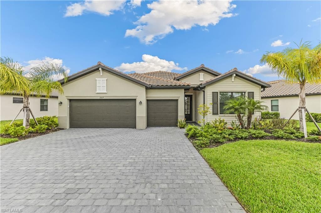 1817 Lema Ct, Naples, FL 34120-1