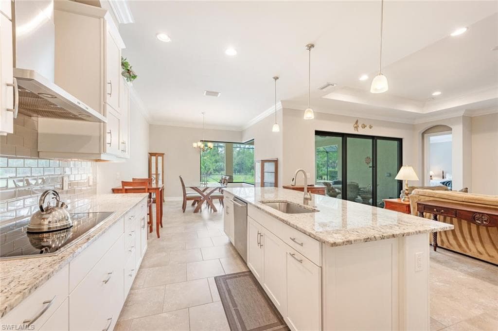 1523 Mockingbird Dr, Naples, FL 34120-11