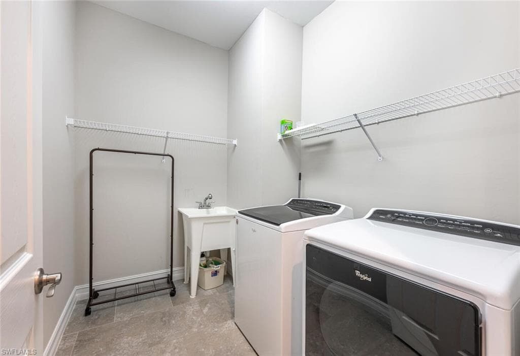 1523 Mockingbird Dr, Naples, FL 34120-27