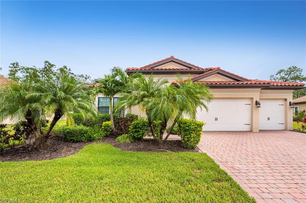 1523 Mockingbird Dr, Naples, FL 34120-1