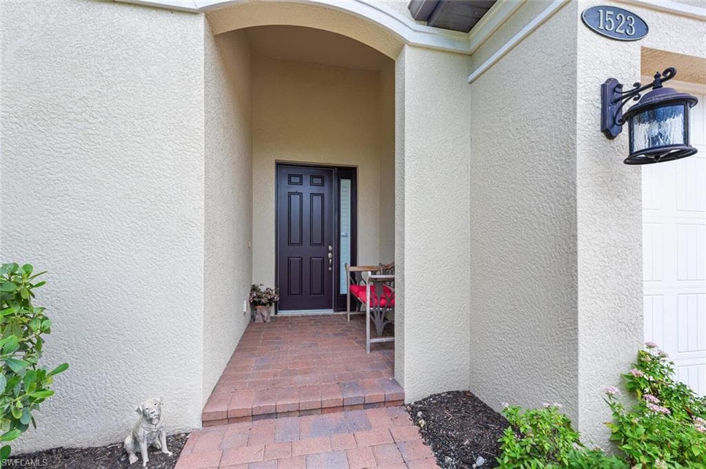 1523 Mockingbird Dr, Naples, FL 34120-2