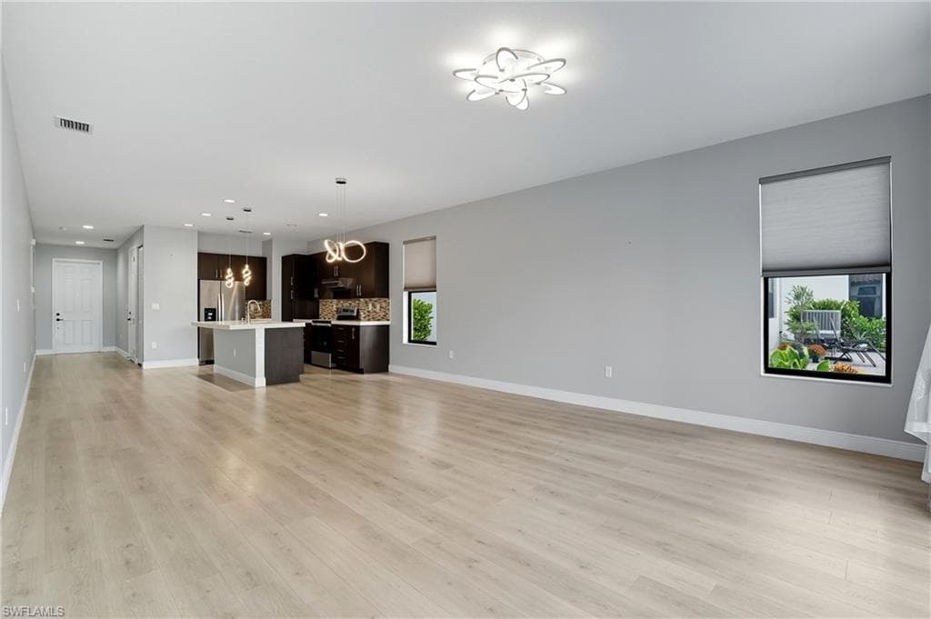 8992 Madrid Cir, Naples, FL 34104-9