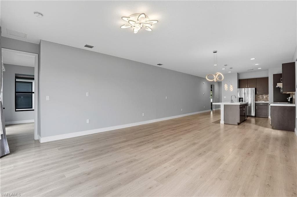 8992 Madrid Cir, Naples, FL 34104-10