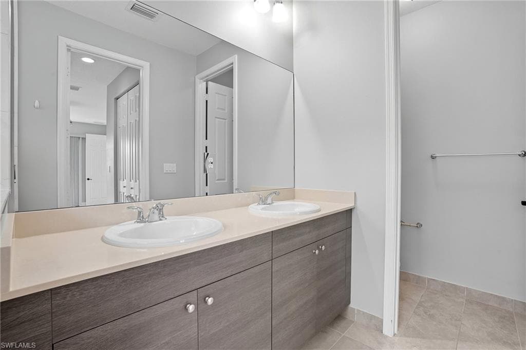 8992 Madrid Cir, Naples, FL 34104-18