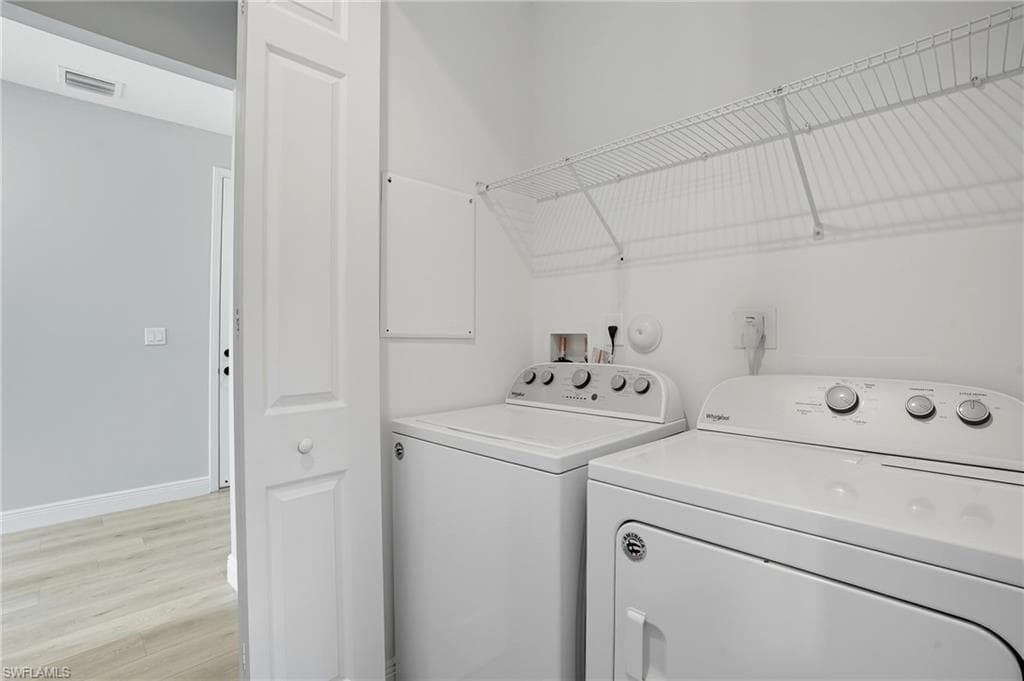 8992 Madrid Cir, Naples, FL 34104-29