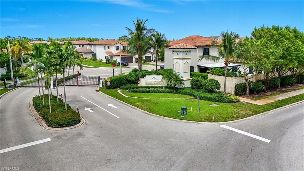 8992 Madrid Cir, Naples, FL 34104-35